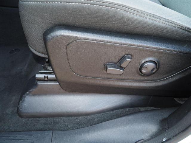 Photo of 2022 Bright White Clearcoat RAM 1500