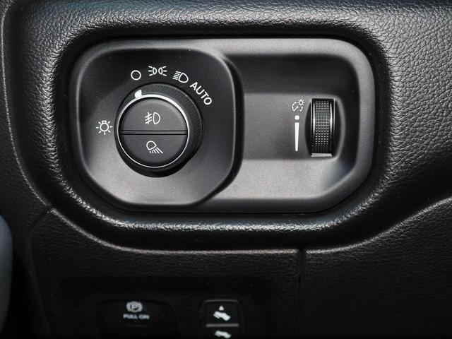 Photo of 2022 Bright White Clearcoat RAM 1500