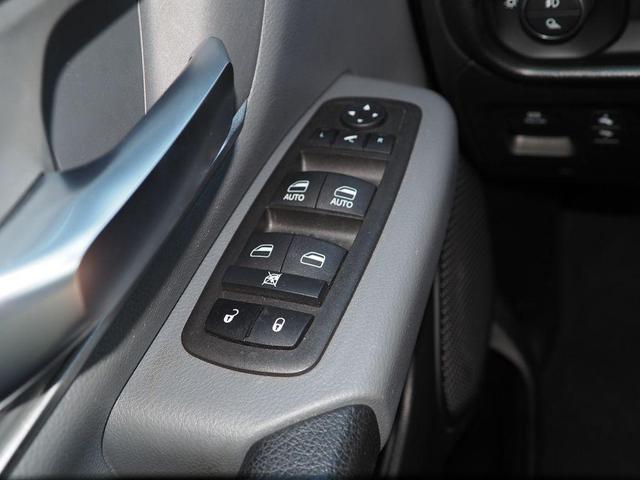 Photo of 2022 Bright White Clearcoat RAM 1500
