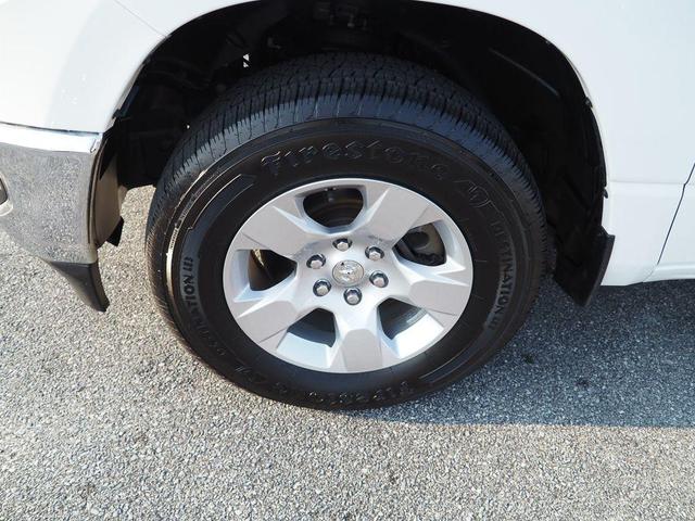 Photo of 2022 Bright White Clearcoat RAM 1500