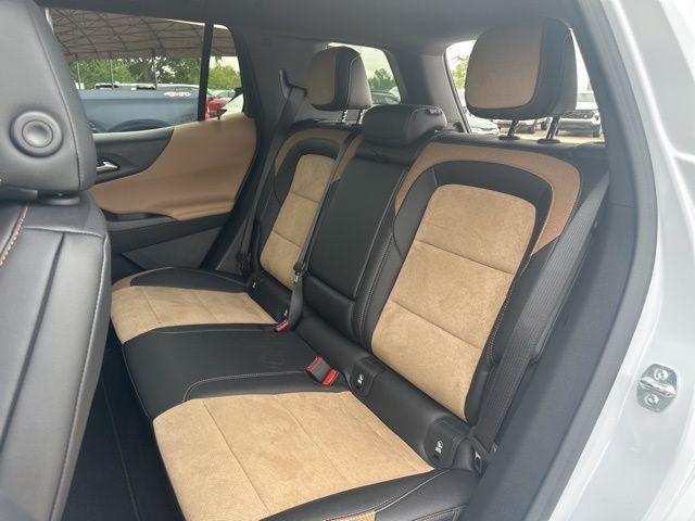 Photo of 2026 Polar White Chevrolet Equinox