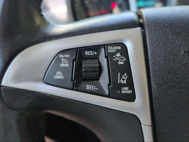 Photo of 2014 White Diamond Tricoat Chevrolet Equinox