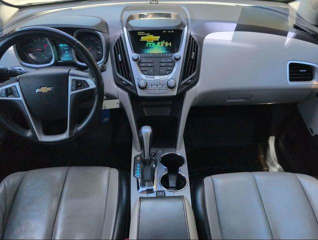 Photo of 2014 White Diamond Tricoat Chevrolet Equinox