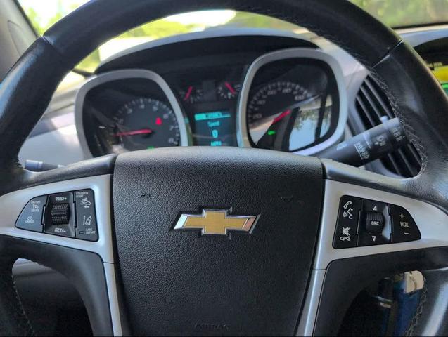 Photo of 2014 White Diamond Tricoat Chevrolet Equinox