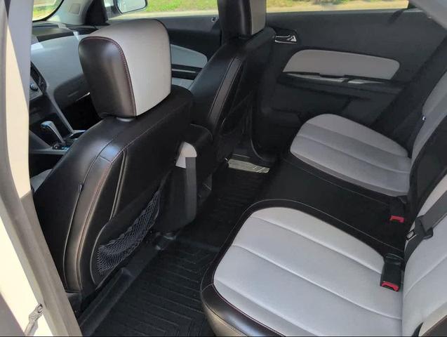 Photo of 2014 White Diamond Tricoat Chevrolet Equinox