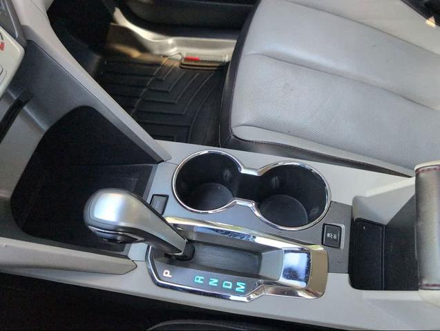 Photo of 2014 White Diamond Tricoat Chevrolet Equinox