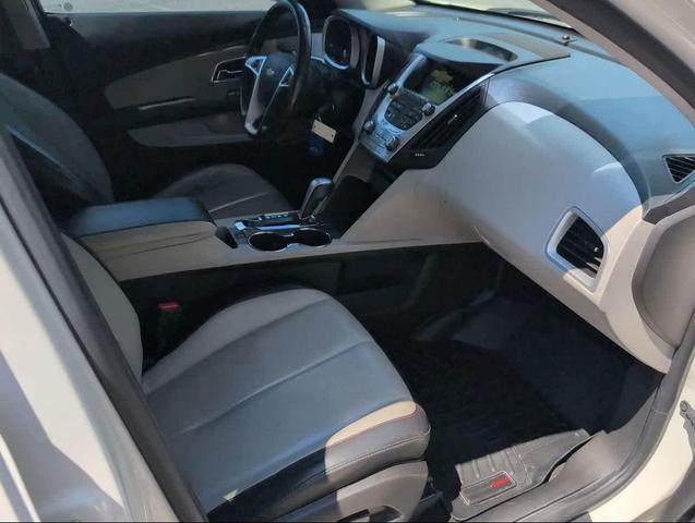 Photo of 2014 White Diamond Tricoat Chevrolet Equinox