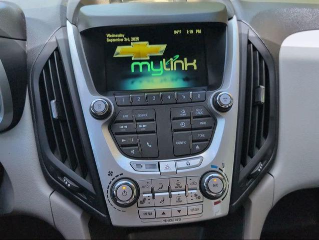 Photo of 2014 White Diamond Tricoat Chevrolet Equinox
