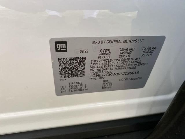 Photo of 2023 Summit White Chevrolet Traverse