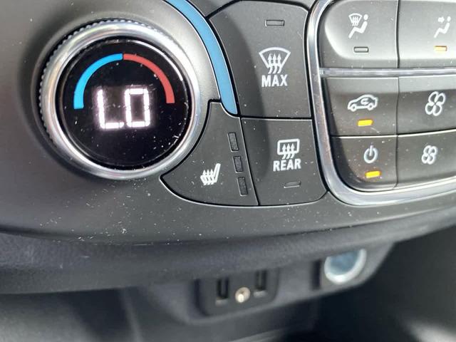Photo of 2023 Summit White Chevrolet Traverse