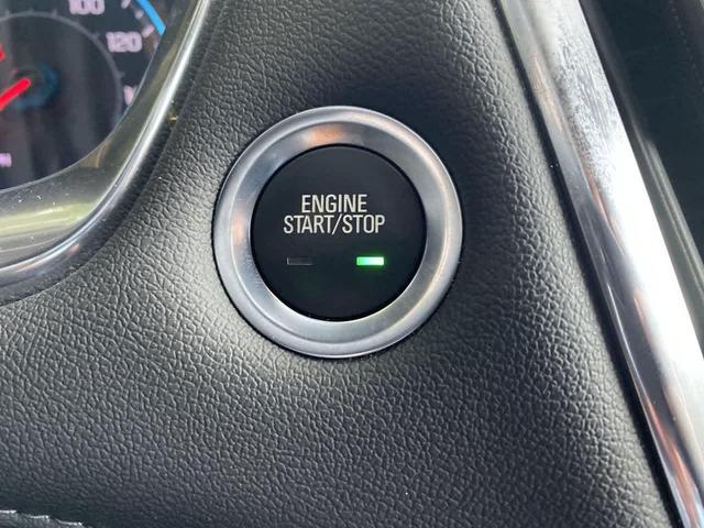 Photo of 2023 Summit White Chevrolet Traverse