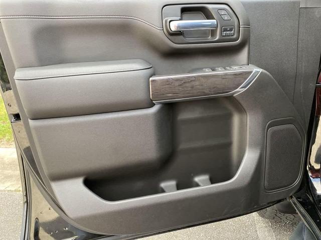 Photo of 2023 Black Chevrolet Silverado 2500