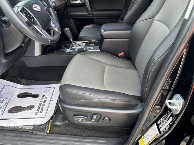 Photo of 2020 Midnight Black Metallic Toyota 4Runner
