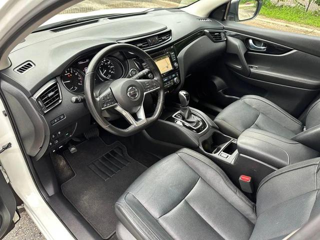 Photo of 2017 White Nissan Rogue Sport