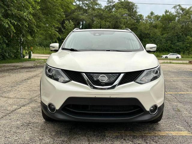 Photo of 2017 White Nissan Rogue Sport