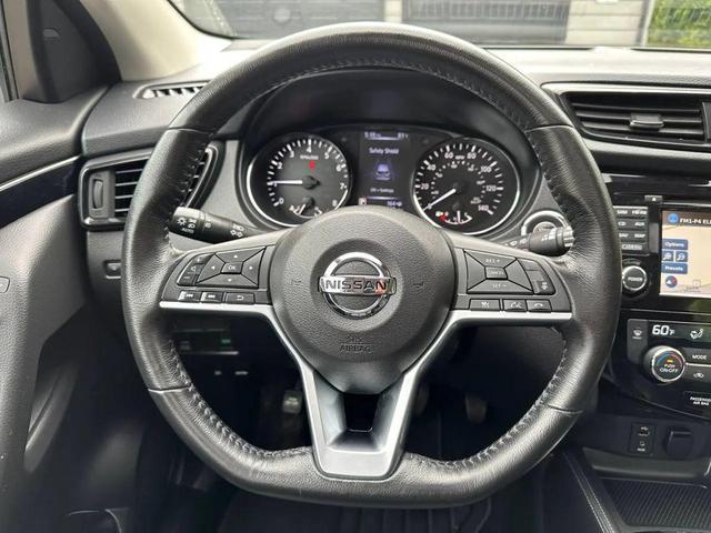 Photo of 2017 White Nissan Rogue Sport