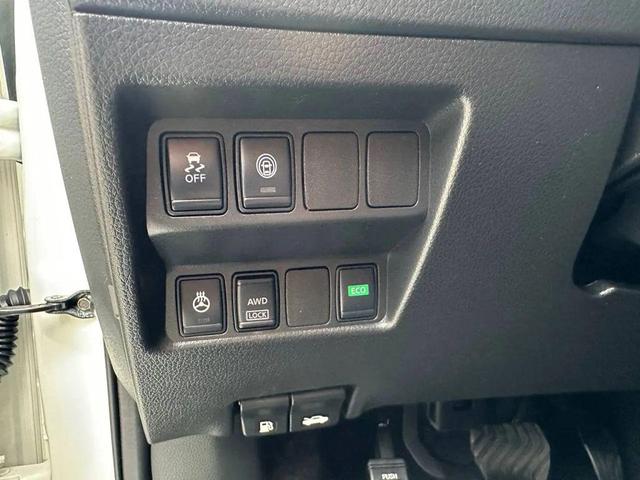 Photo of 2017 White Nissan Rogue Sport