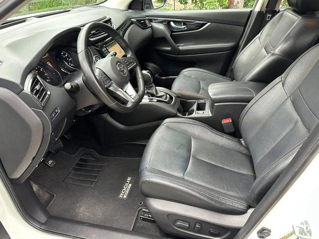 Photo of 2017 White Nissan Rogue Sport