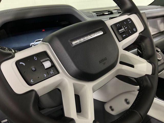 Photo of 2025 Fuji White Land Rover Defender