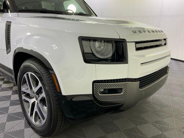 Photo of 2025 Fuji White Land Rover Defender