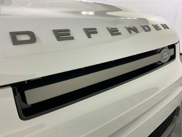 Photo of 2025 Fuji White Land Rover Defender