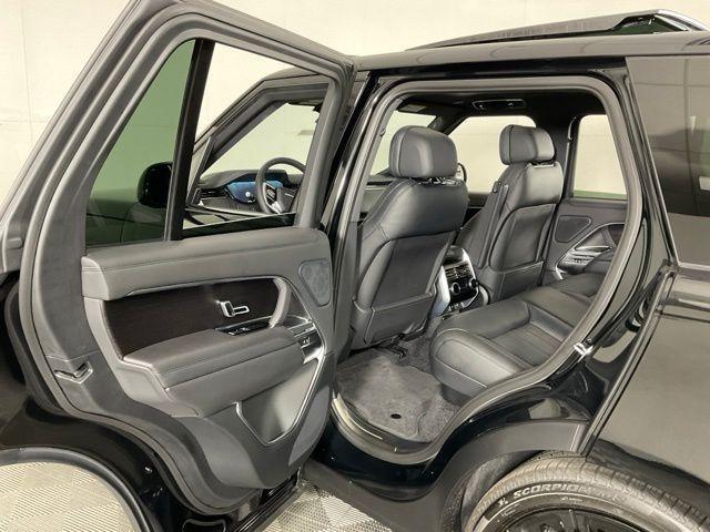 Photo of 2025 Santorini Black Land Rover Range Rover