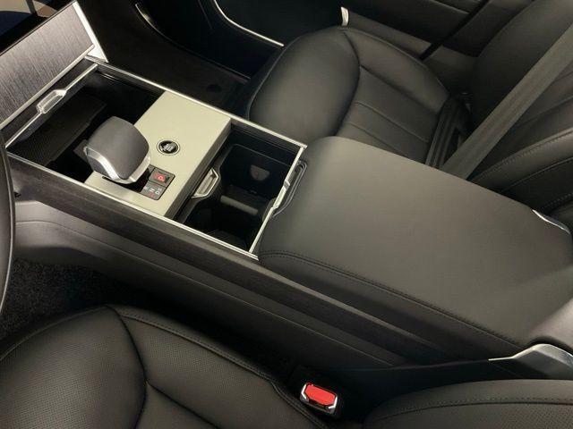 Photo of 2025 Santorini Black Land Rover Range Rover