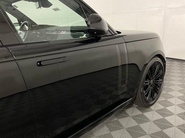 Photo of 2025 Santorini Black Land Rover Range Rover