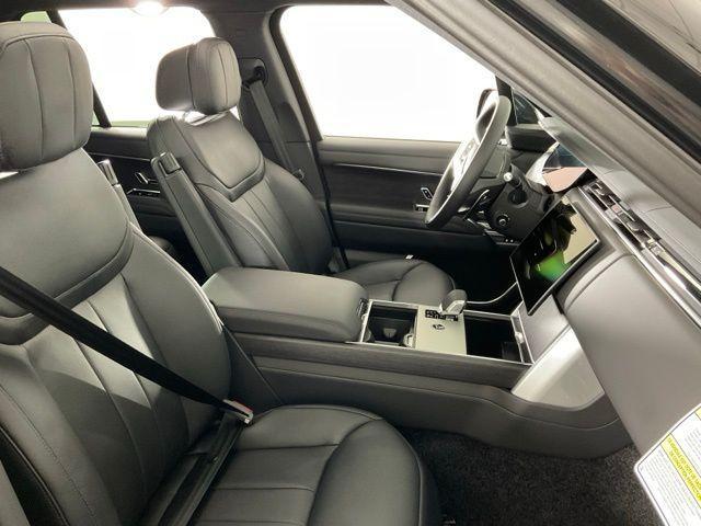 Photo of 2025 Santorini Black Land Rover Range Rover
