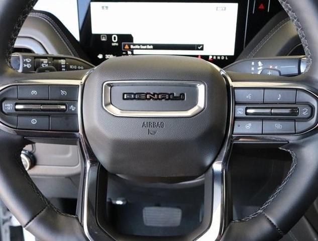 Photo of 2025 Summit White GMC Yukon XL