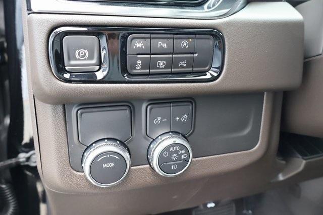 Photo of 2025 Onyx Black GMC Yukon XL