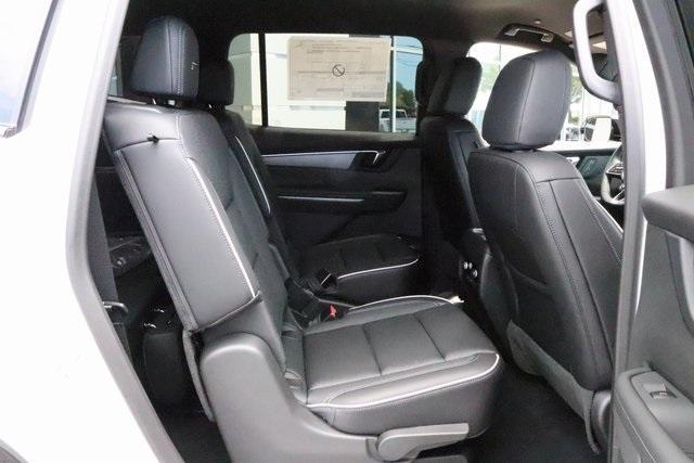 Photo of 2025 Summit White Buick Enclave