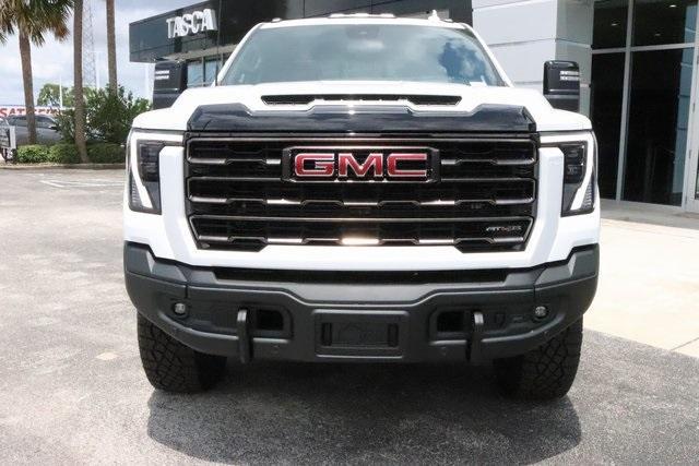 Photo of 2025 Summit White GMC Sierra 2500