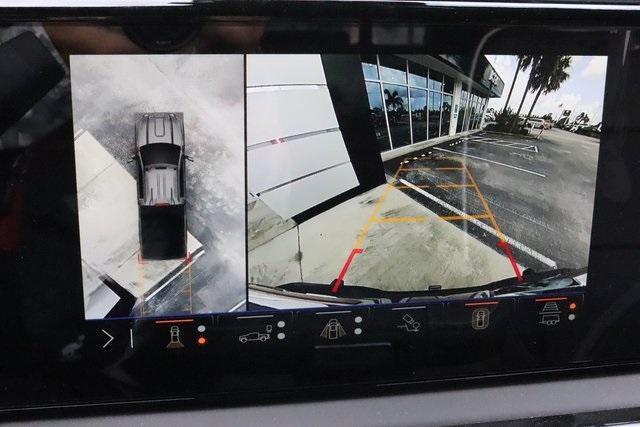 Photo of 2025 Summit White GMC Sierra 2500