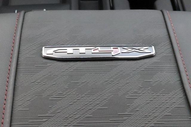Photo of 2025 Summit White GMC Sierra 2500
