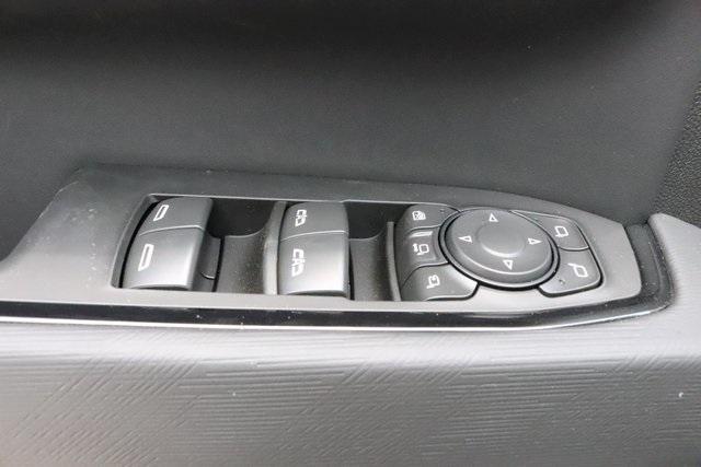 Photo of 2025 Summit White GMC Sierra 2500