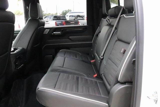 Photo of 2025 Summit White GMC Sierra 2500