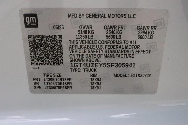 Photo of 2025 Summit White GMC Sierra 2500