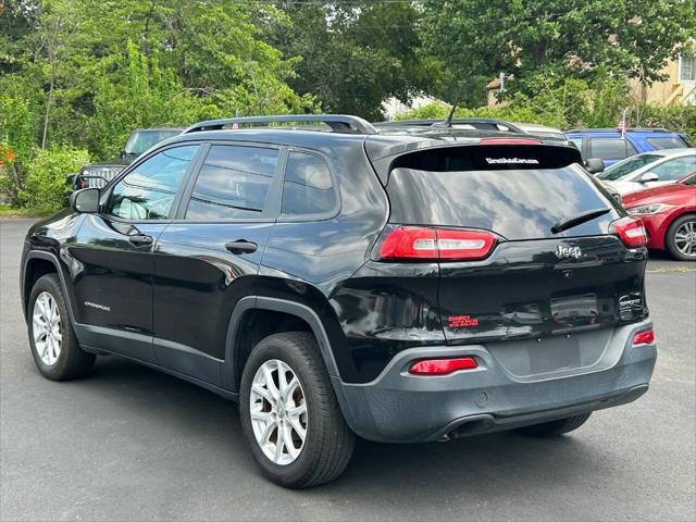 Photo of 2016 Brilliant Black Crystal Pearl Coat Jeep Cherokee