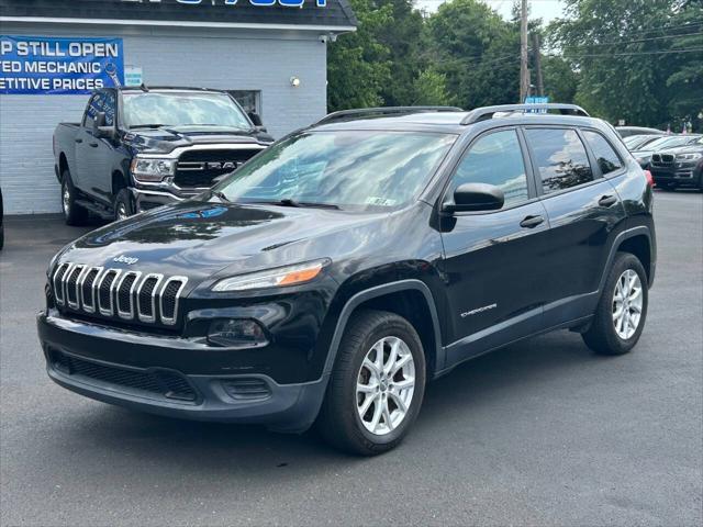 Photo of 2016 Brilliant Black Crystal Pearl Coat Jeep Cherokee