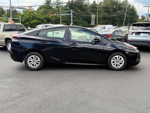 Photo of 2016 Midnight Black Metallic Toyota Prius