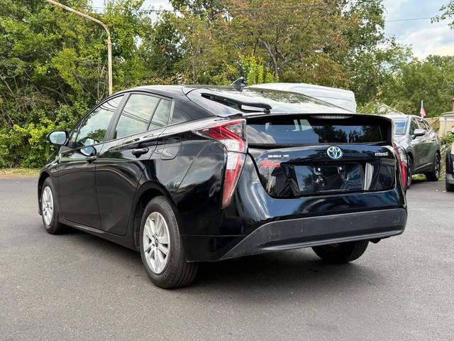 Photo of 2016 Midnight Black Metallic Toyota Prius
