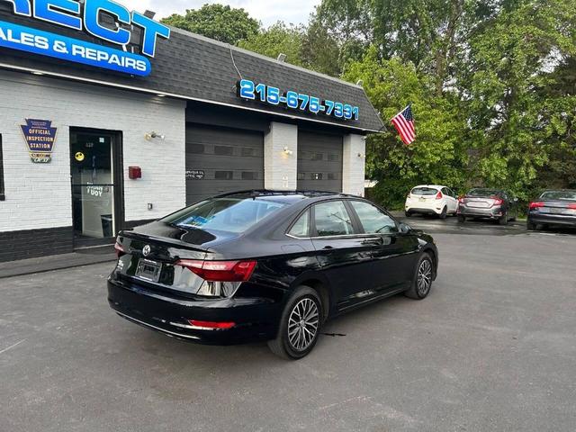 Photo of 2021 Black Uni Volkswagen Jetta