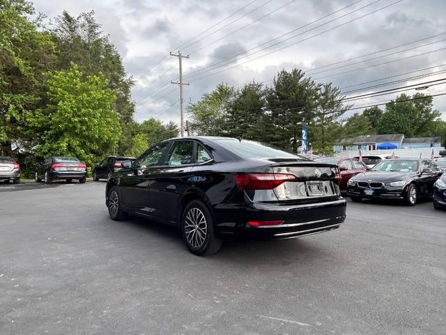 Photo of 2021 Black Uni Volkswagen Jetta