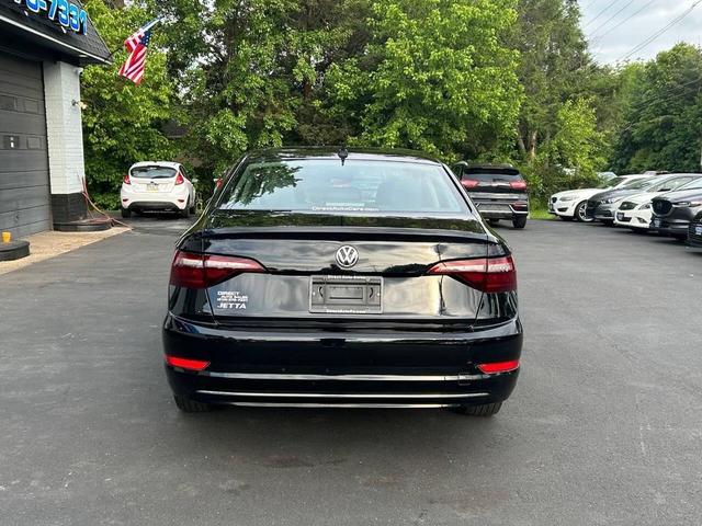 Photo of 2021 Black Uni Volkswagen Jetta