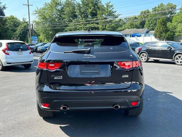 Photo of 2018 Black Jaguar F-PACE
