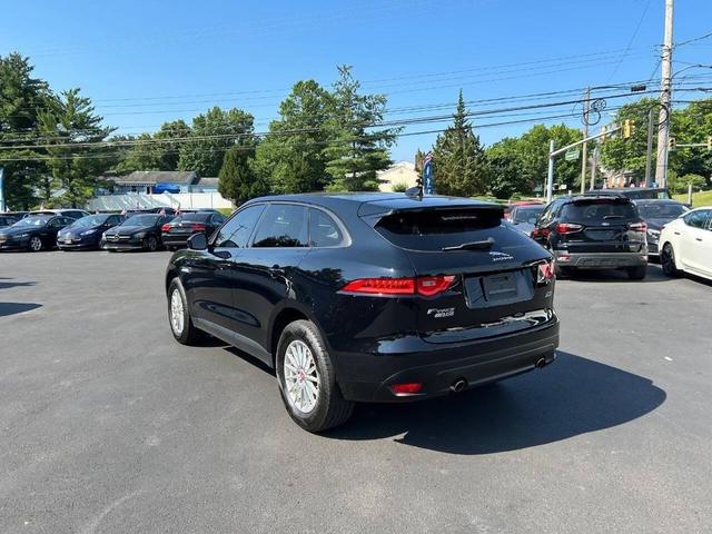 Photo of 2018 Black Jaguar F-PACE