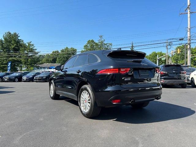 Photo of 2018 Black Jaguar F-PACE