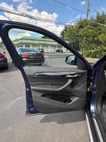 Photo of 2018 Estoril Blue Metallic BMW X1