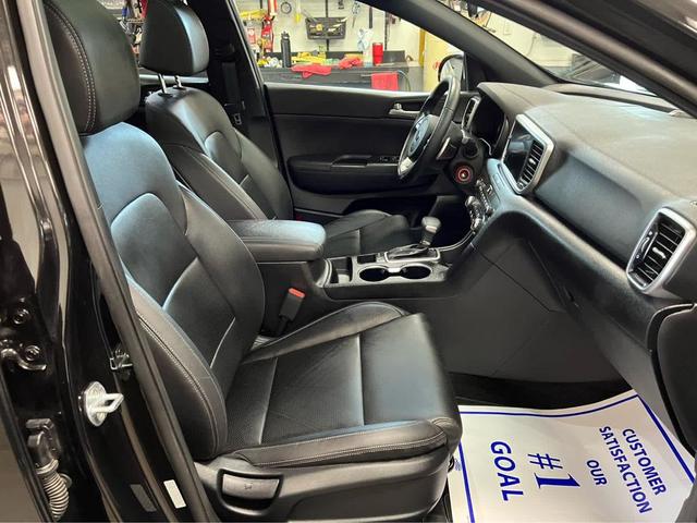 Photo of 2022 Black Cherry Kia Sportage